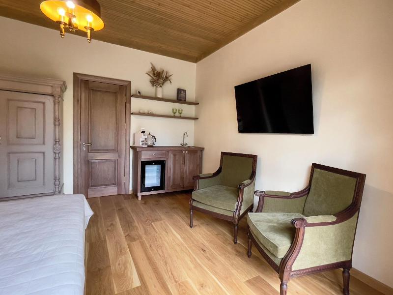 Karlamuiza Country Hotel image