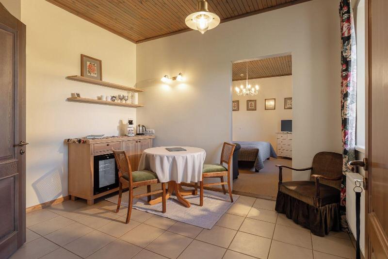 Karlamuiza Country Hotel image