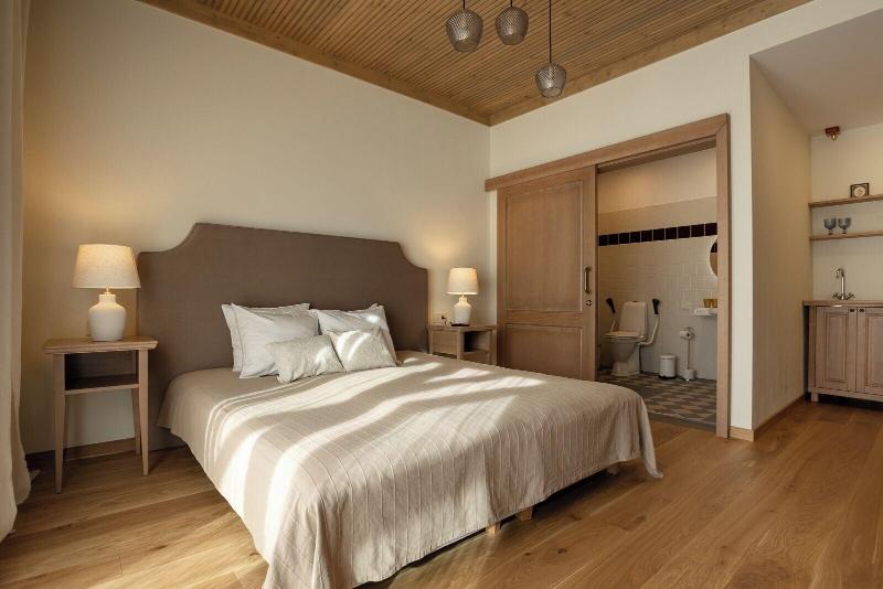 Karlamuiza Country Hotel image