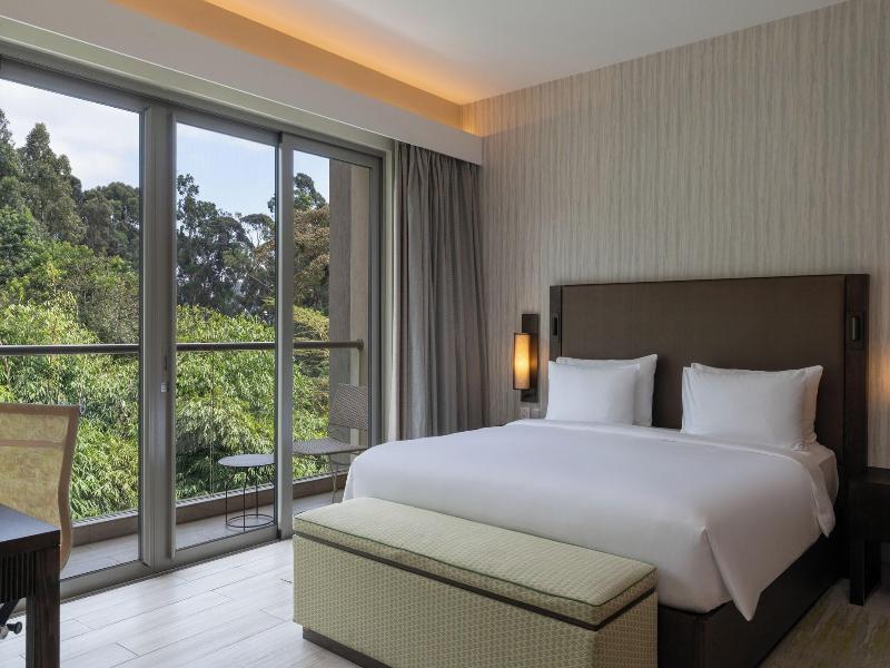 Radisson Blu Hotel & Residence Nairobi Arboretum image