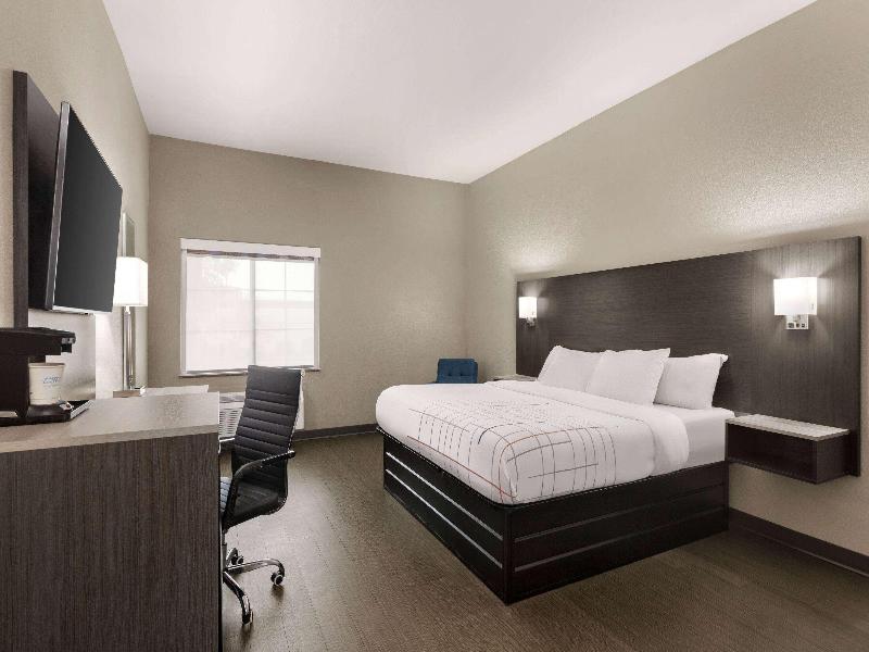 La Quinta Inn Suites San Antonio N Stone Oak image