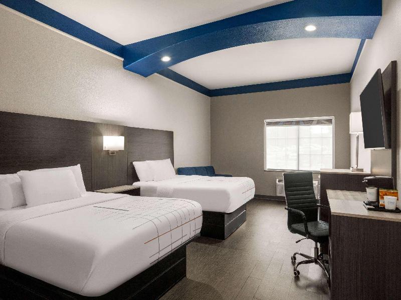 La Quinta Inn Suites San Antonio N Stone Oak image