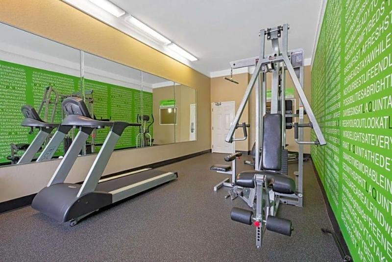 La Quinta Inn & Suites Wyndham Pearland-Houston So image