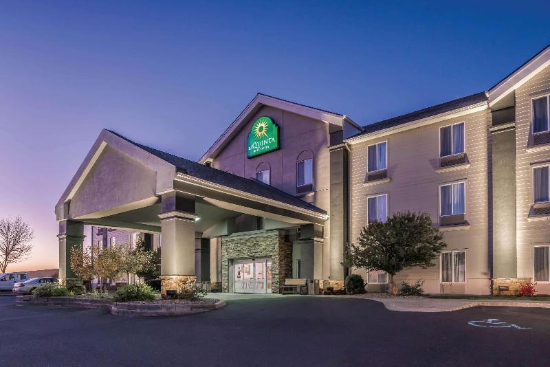 La Quinta Inn Suites By Wyndham Moscow Pullman image