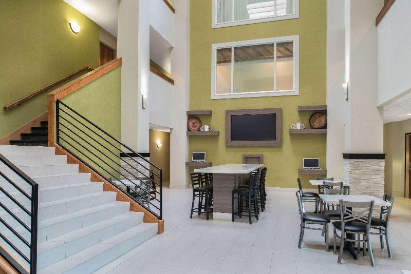 La Quinta Inn Suites By Wyndham Moscow Pullman image