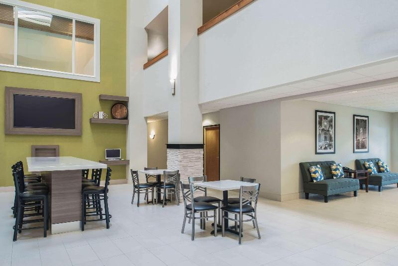 La Quinta Inn Suites By Wyndham Moscow Pullman image