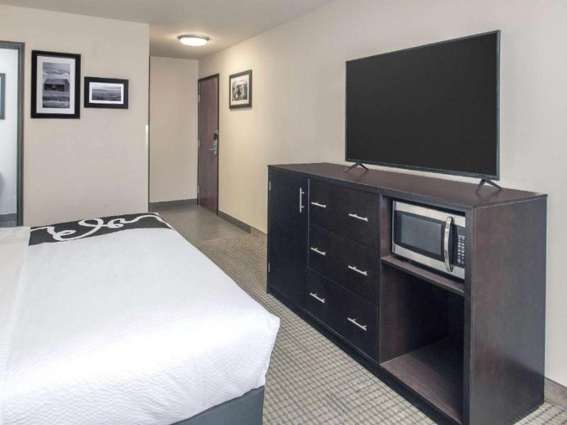 La Quinta Inn Suites By Wyndham Moscow Pullman image