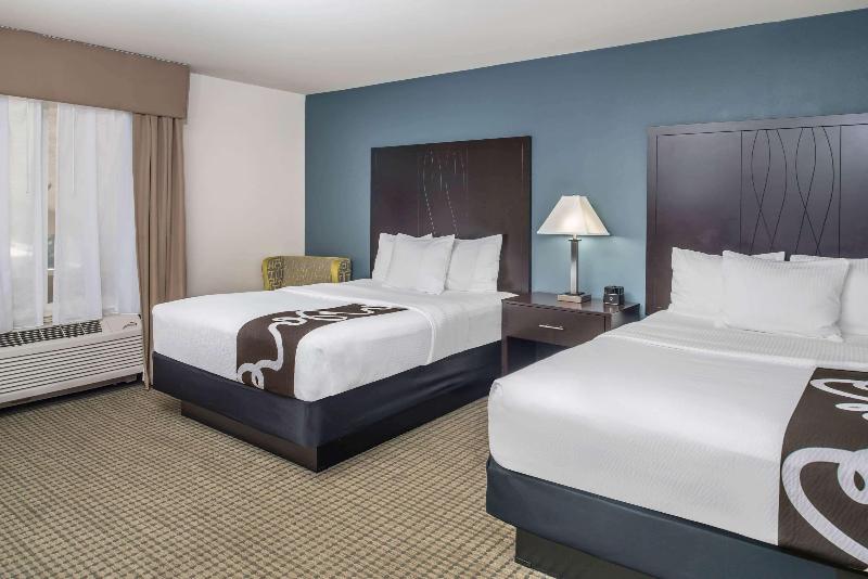 La Quinta Inn Suites By Wyndham Moscow Pullman image