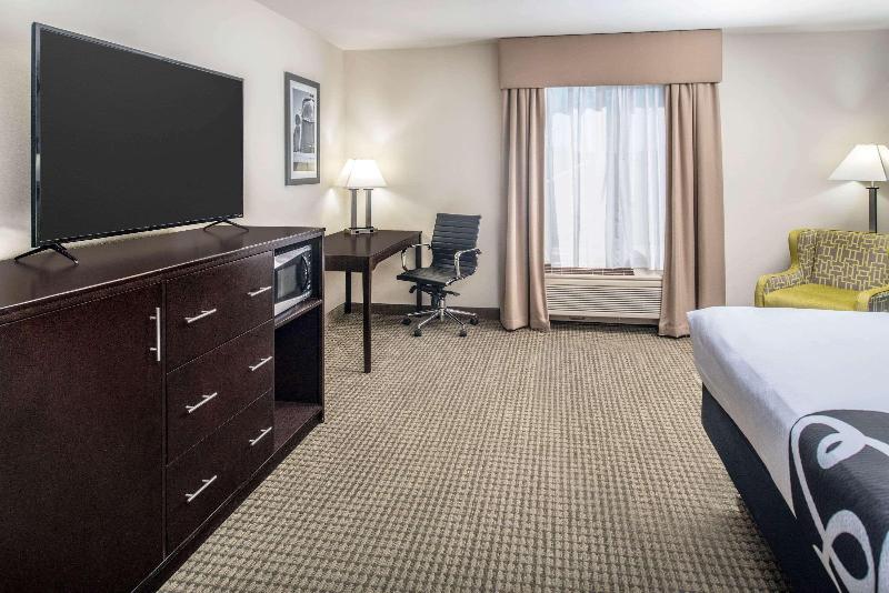 La Quinta Inn Suites By Wyndham Moscow Pullman image