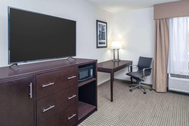 La Quinta Inn Suites By Wyndham Moscow Pullman image
