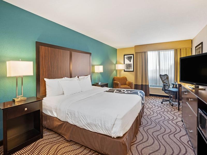La Quinta Inn Suites By Wyndham Boise Towne Square image