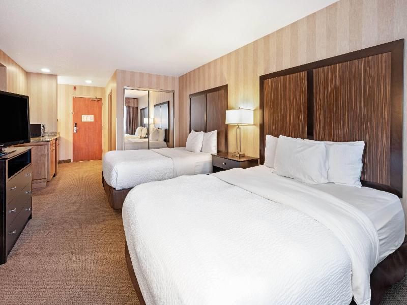 La Quinta Inn Suites By Wyndham Boise Towne Square image
