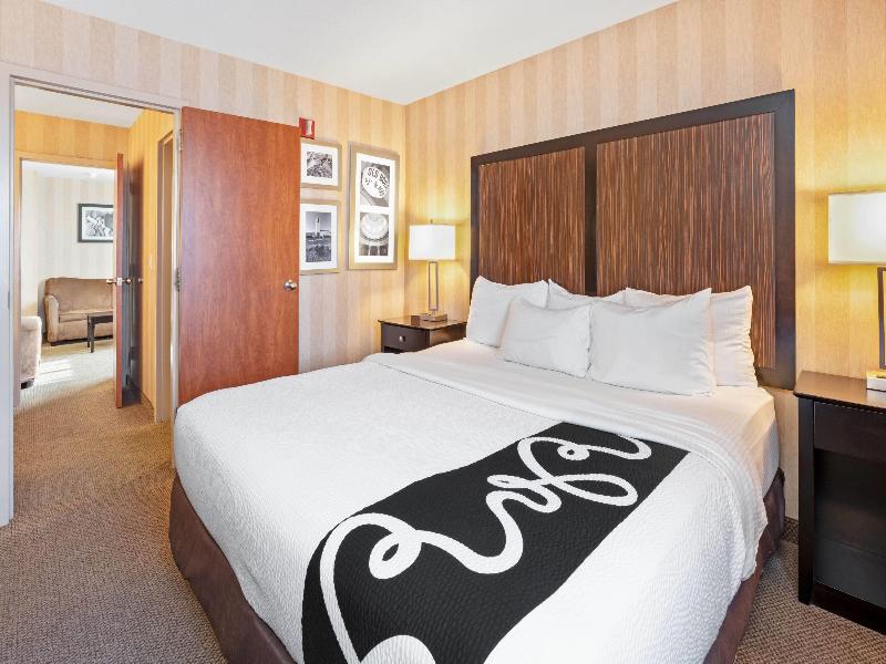 La Quinta Inn Suites By Wyndham Boise Towne Square image