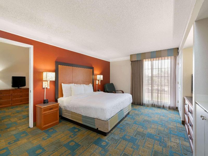 La Quinta Inn Wyndham Phoenix Sky Harbor Airport image
