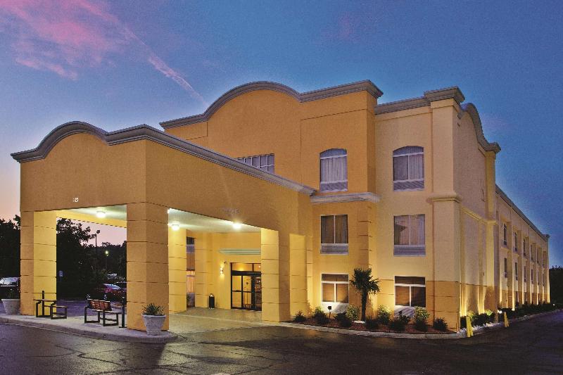 La Quinta Inn Suites By Wyndham Florence image
