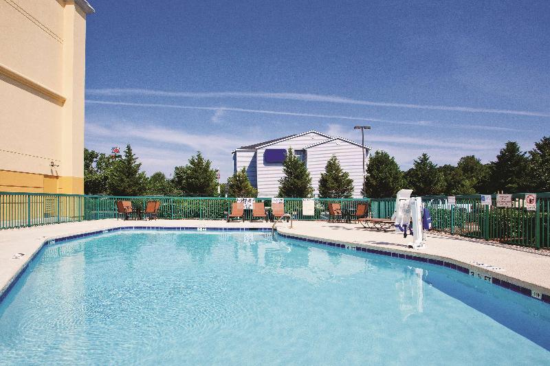 La Quinta Inn Suites By Wyndham Florence image