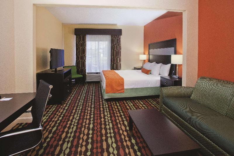 La Quinta Inn Suites By Wyndham Florence image