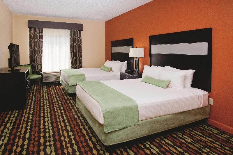 La Quinta Inn Suites By Wyndham Florence image