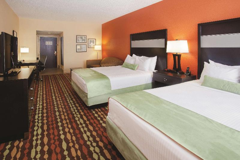 La Quinta Inn Suites By Wyndham Florence image