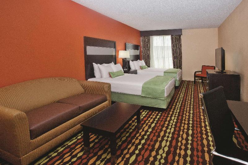La Quinta Inn Suites By Wyndham Florence image