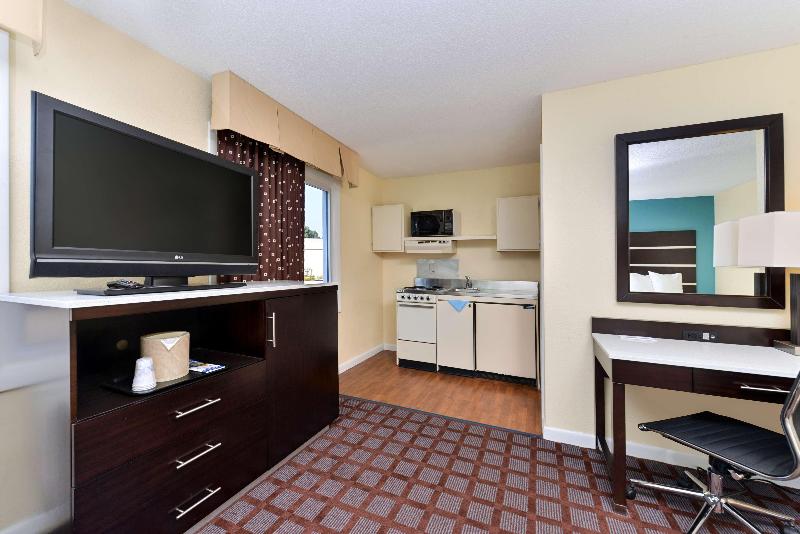 Americas Best Value Inn New London Mystic image