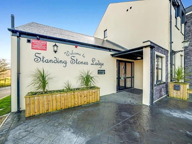 OYO Standing Stones Lodge