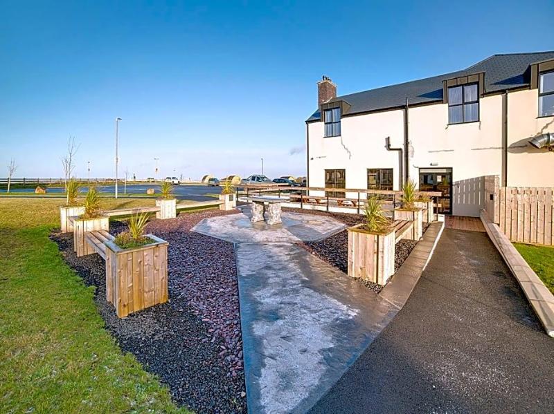 OYO Standing Stones Lodge