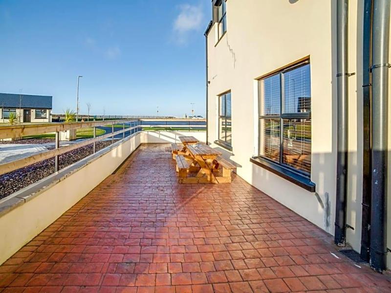 OYO Standing Stones Lodge