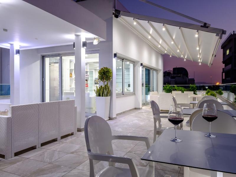 Art & Wine Studios And Apts image