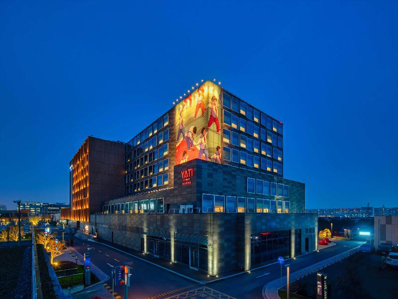citizenM Shanghai Hongqiao image