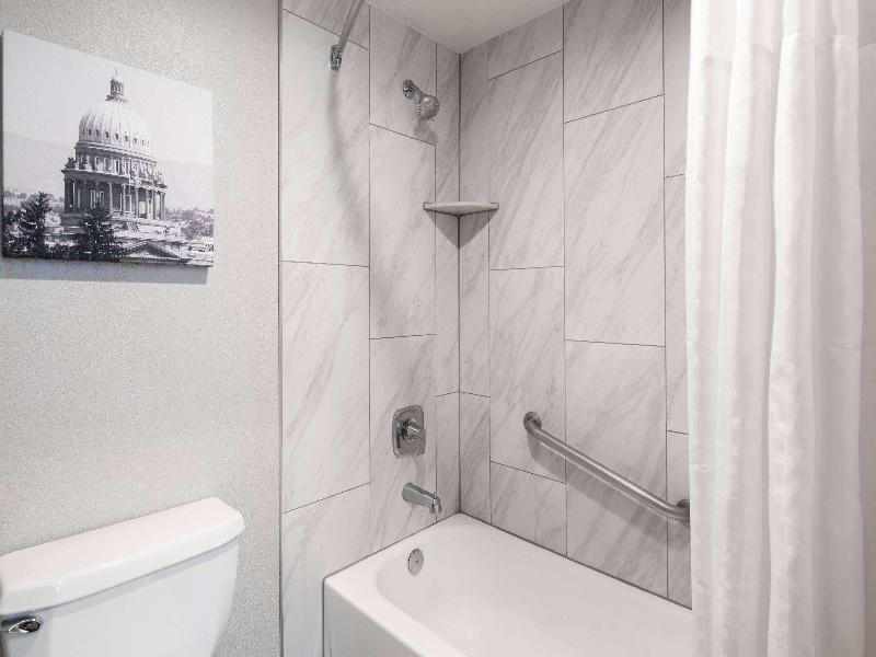 La Quinta Inn Suites By Wyndham Pocatello image