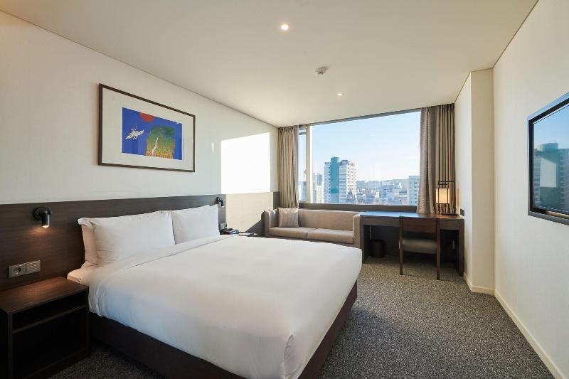 Stay in style at Nine Tree by Parnas Seoul Insadong