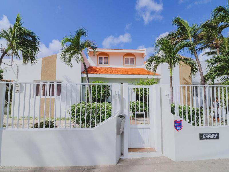 Bubali Villa & Apartments image