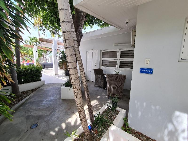 Bubali Villa & Apartments image