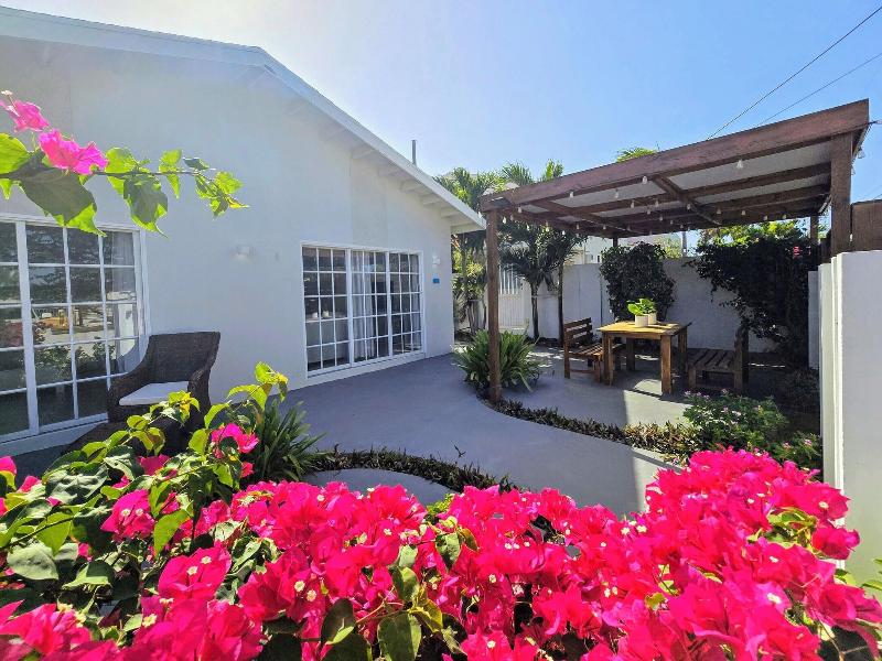 Bubali Villa & Apartments image