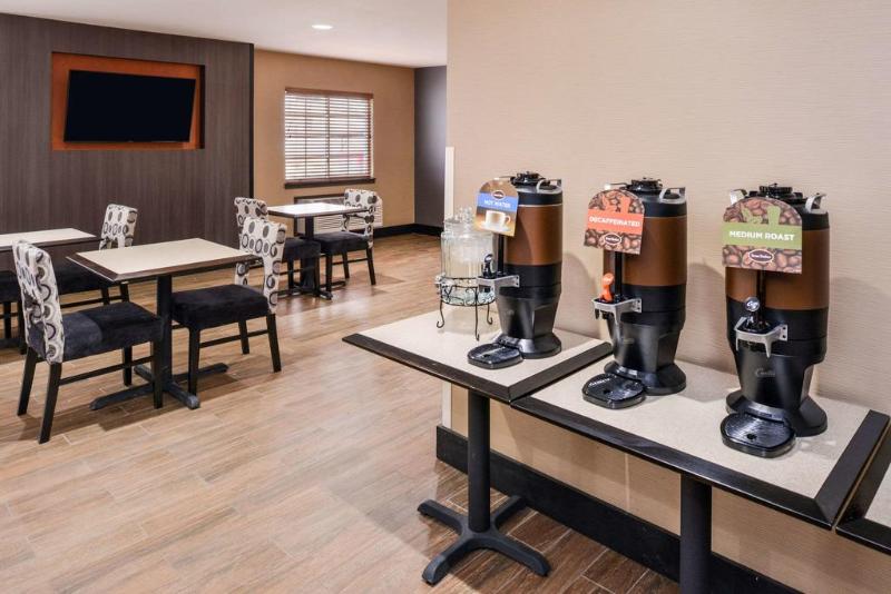 Studio 6 Lenexa Overland Park image