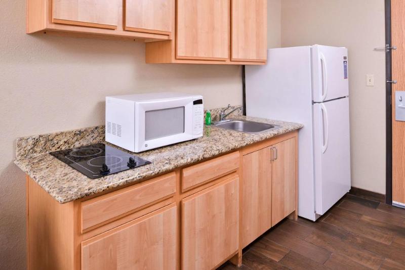 Studio 6 Lenexa Overland Park image