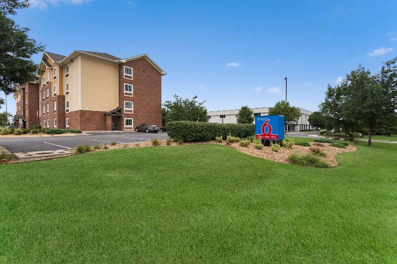 Studio 6 Lenexa Overland Park image