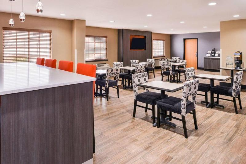 Studio 6 Lenexa Overland Park image