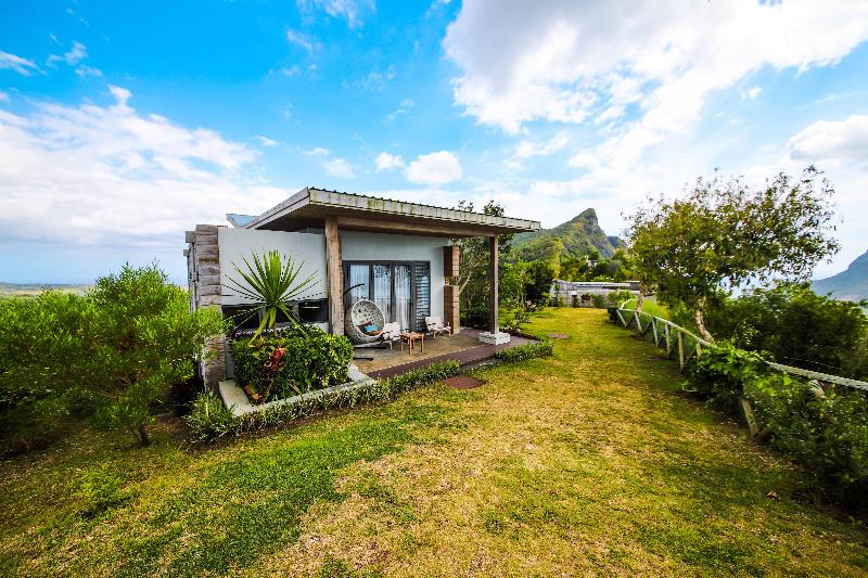 Chalets Chamarel image