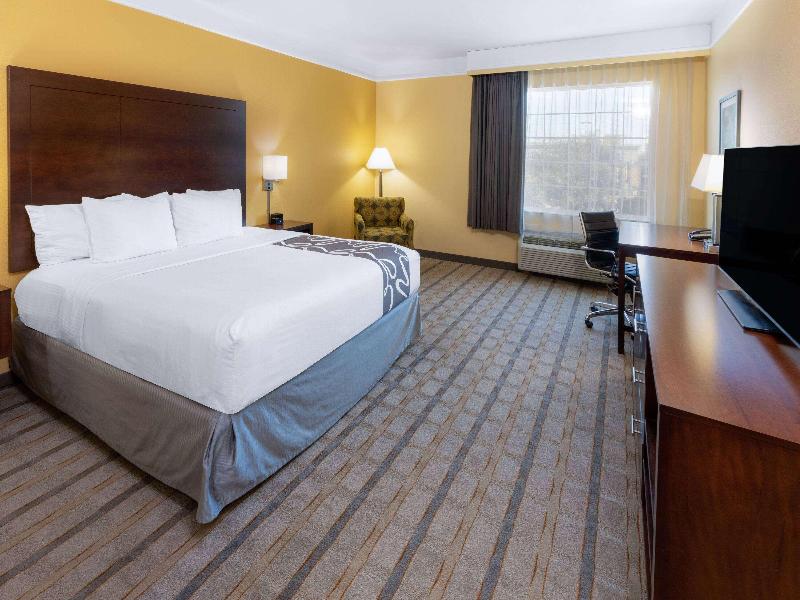 La Quinta Inn Suites By Wyndham Houston Nw Beltway image
