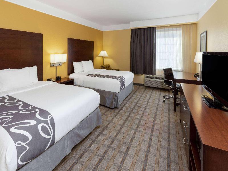 La Quinta Inn Suites By Wyndham Houston Nw Beltway image
