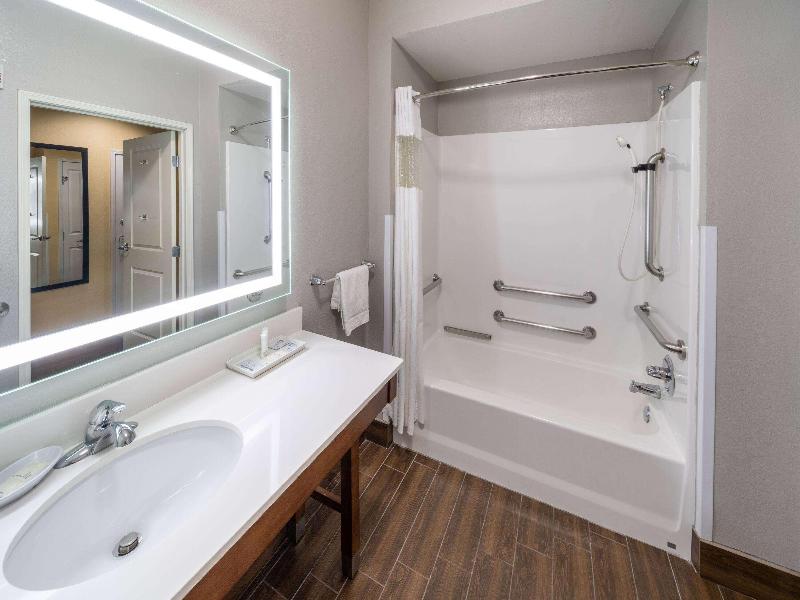 La Quinta Inn Suites By Wyndham Houston Nw Beltway image