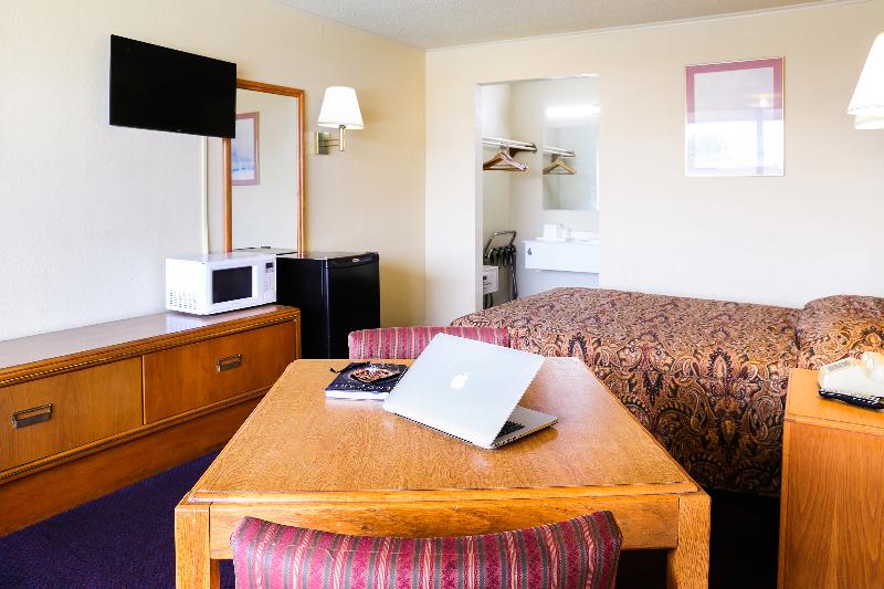 Hotel Opelika I-85 Columbus Pkwy — photo 17
