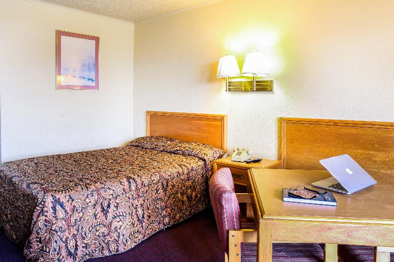 Hotel Opelika I-85 Columbus Pkwy — photo 27