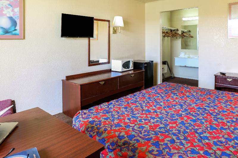 Hotel Opelika I-85 Columbus Pkwy — photo 37