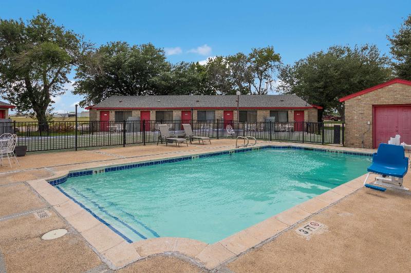 Americas Best Value Inn Lockhart