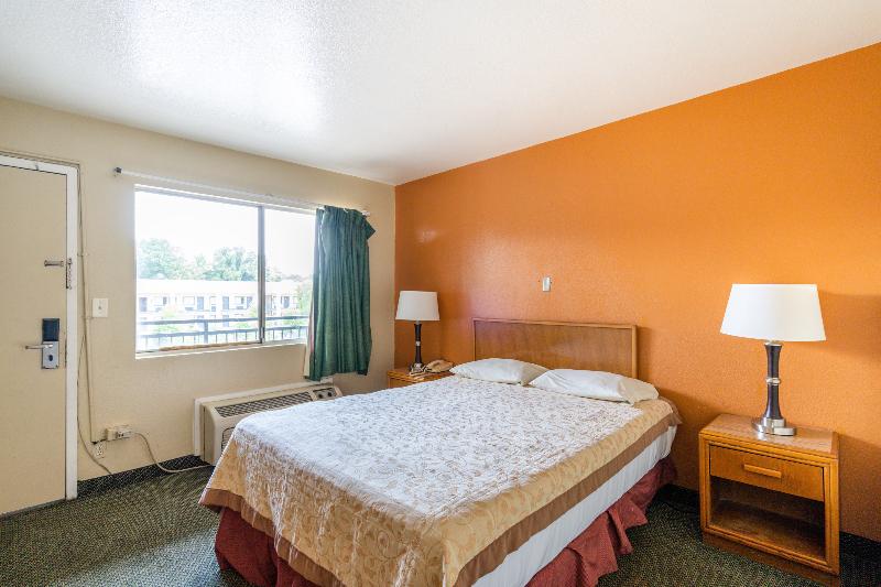 OYO Hotel Shreveport Airport North image