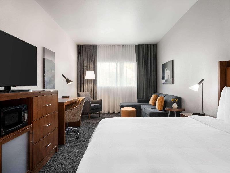 La Quinta Inn Suites By Wyndham San Luis Obispo Do image
