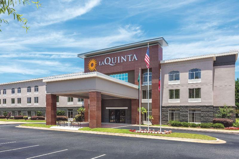 La Quinta Inn Suites By Wyndham Columbus North